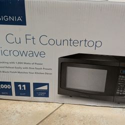 Insignia Microwave Countertop - Moving Sale