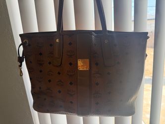 Mcm Medium Reversible Liz Shopper In Visetos