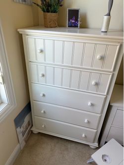 Cabinet set 90% new