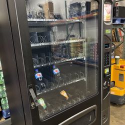 USI 3566 Combo Vending Machine 