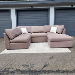 Bassett Furniture Modular Sectional Couch