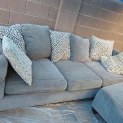 Sectional (Sofa)