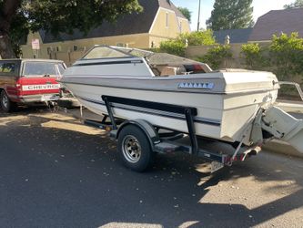 Capri Boat