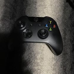 Xbox Controller & Bluetooth Headphones