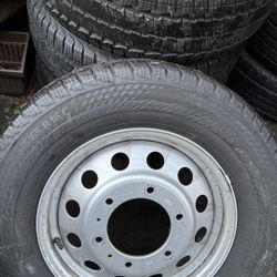 235/65 R16c Ford Transit All-Wheel-Drive Tires And Rims Like New