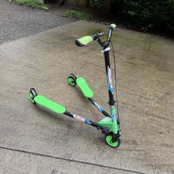 Squiggle Wiggle Scooters (2 quantity)
