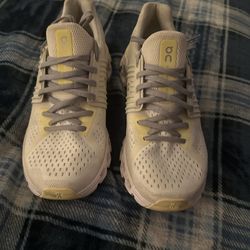 Qc Tennis Shoes 