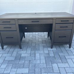 Modern Executive Office Desk – 65” Double Pedestal