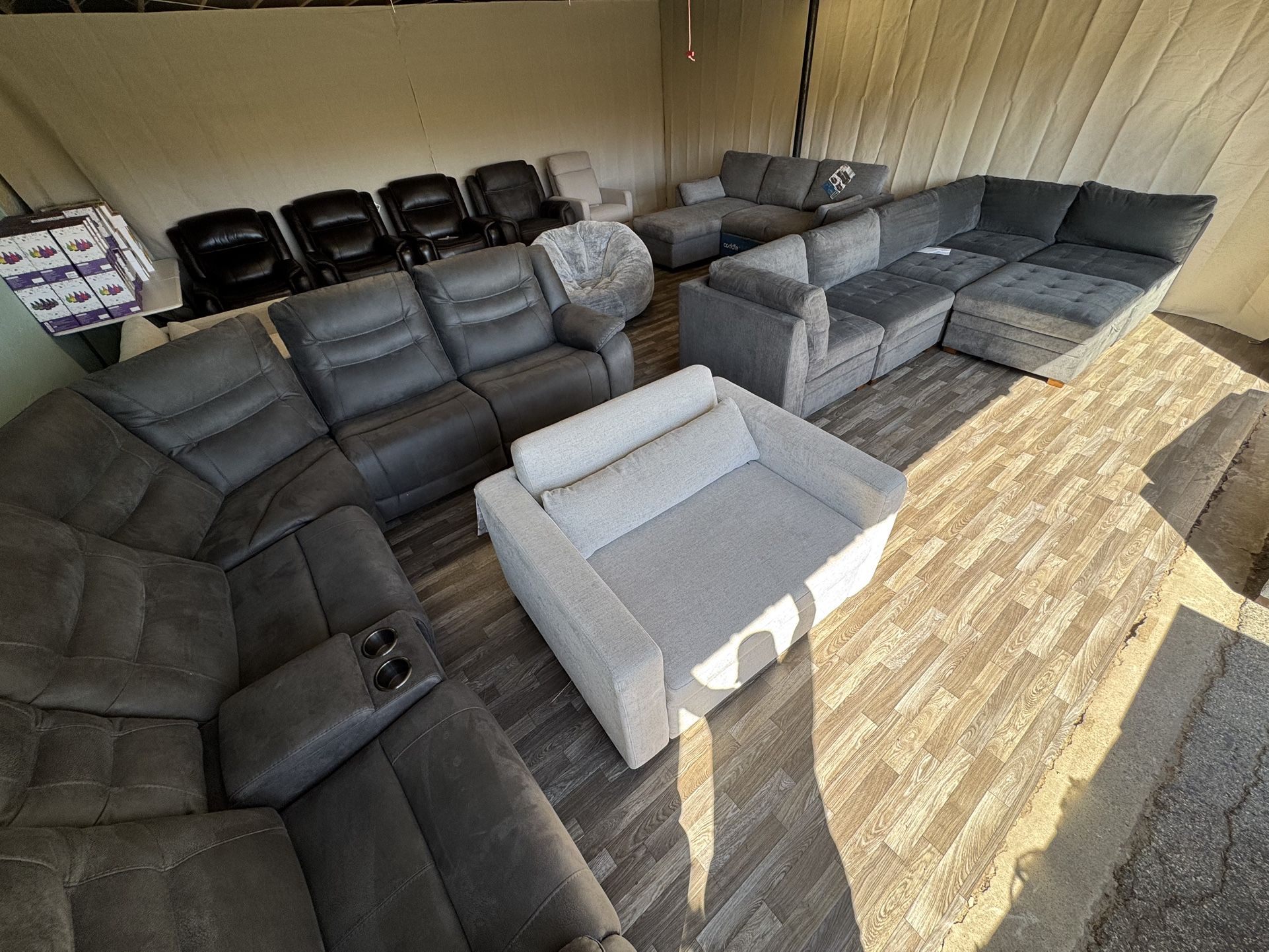Furniture Liquidator, huge sale! Sofas, sectionals, sofa beds, recliners, dining