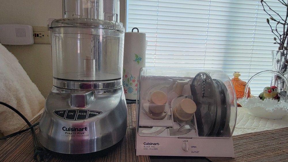 Vintage Cuisinart Deluxe 11 Food Processor With Accessories Manual Disc Holder