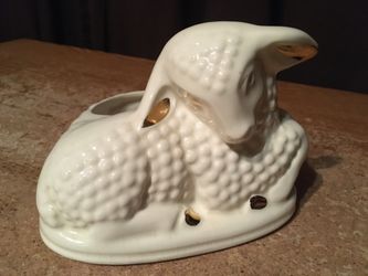 Vintage lamb/sheep plantar ceramic ivory with gold highlights 6"