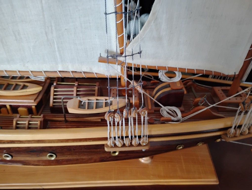 Model Wooden Yaught