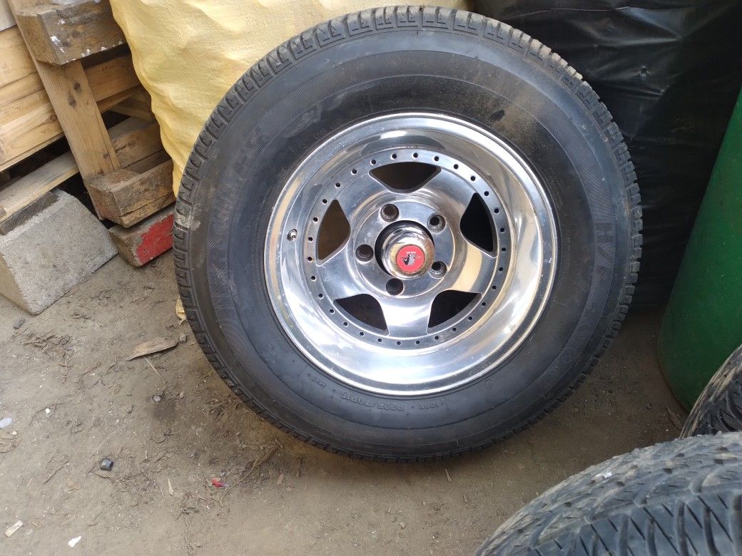 5 Lugs Rim And Tire Good Conditions