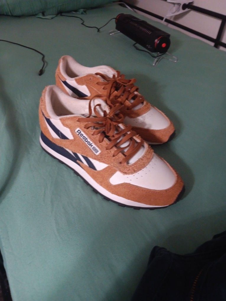 Reebok Classics Sued Tennis Shoes Brown And White