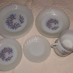 BEAUTIFUL Vintage Termocrisa Mexico Milk Glass