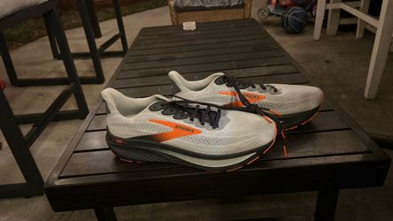 Brooks Ghost Max 2  size 12