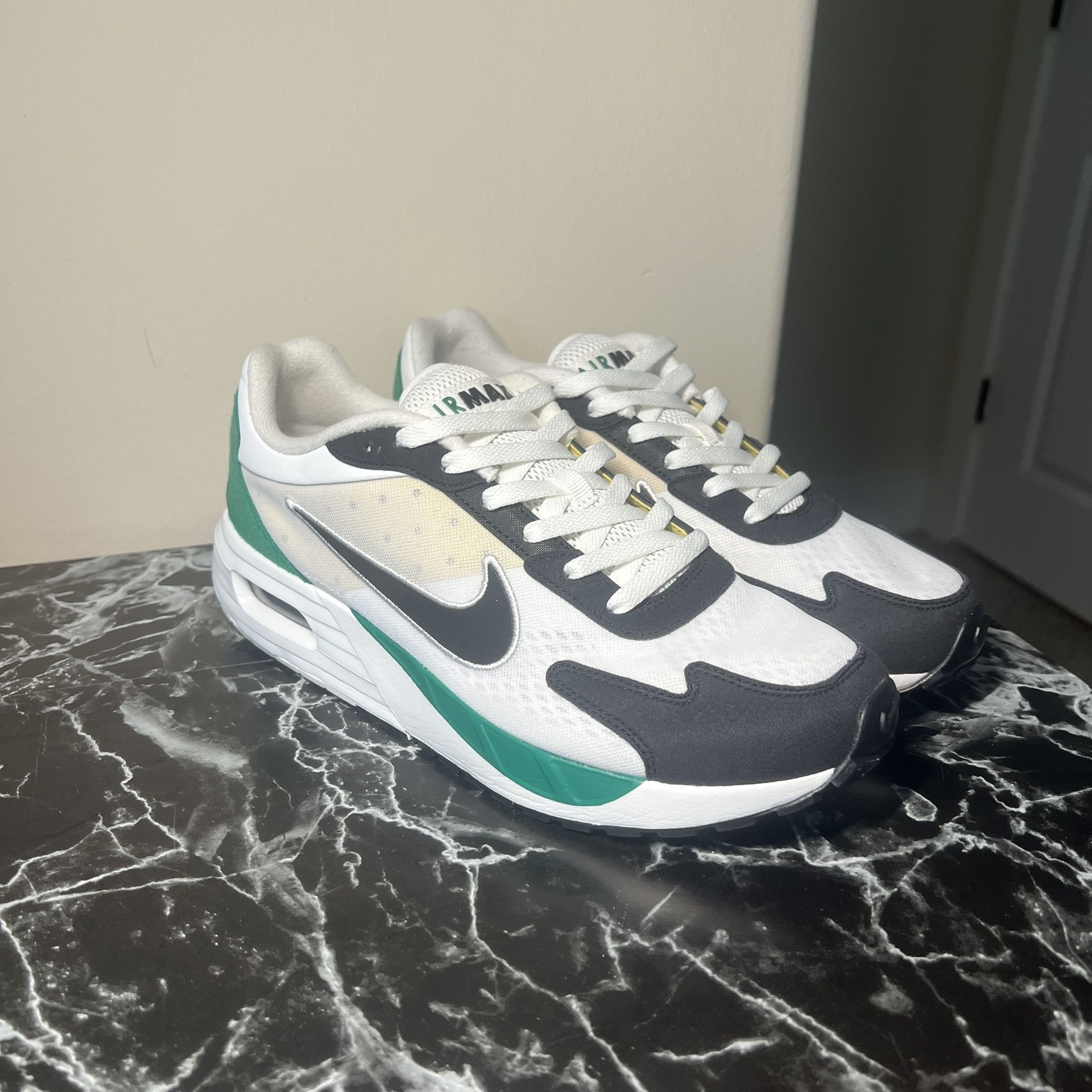 Nike Air Max Solo Summit White/Black – Men’s Size 11 (No Box)