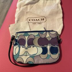 Original Coach Wristlet ♦️New