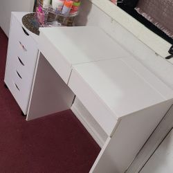 BANITY  En Exelentes  Condiciones  Y Cajonera