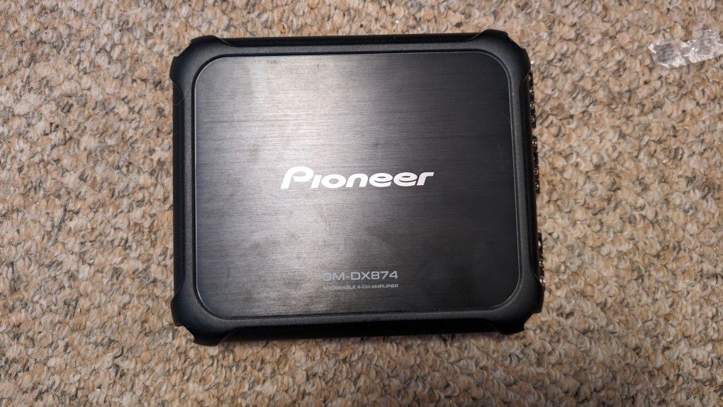 Pioneer GM-DX874 4-channel car amplifier