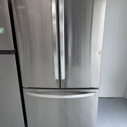 LG 29 Cu.ft French Door Refrigerator With Ice Maker