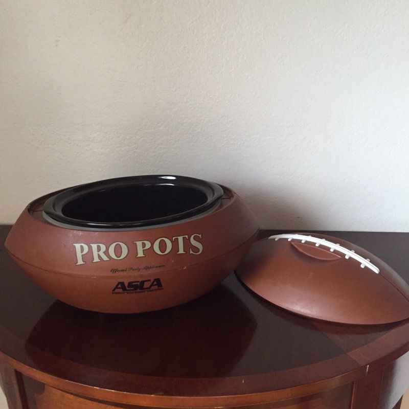 Pro pots Football Shaped slow cooker