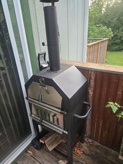 Wood burning pizza oven