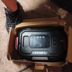 Husky 12/120 Volt Inflator With Auto Shutoff