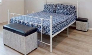 Metal bed frame