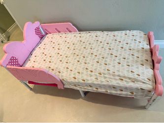 Disney Minnie Mouse Toddler Bed w/ Mattress & Clean Mattress Cover