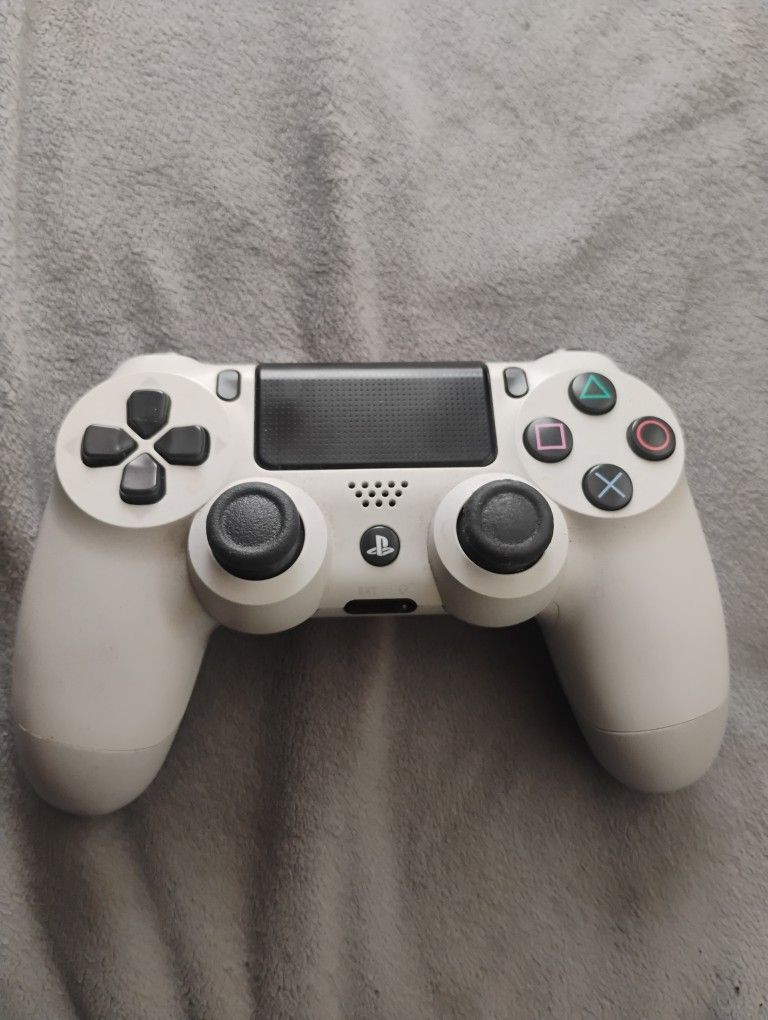 PS4 controller White