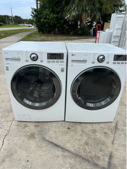 Lg washer and dryer good condition everything works fine