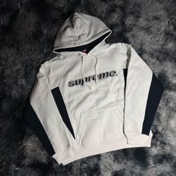 Supreme Hoodies (FIT SMALL)