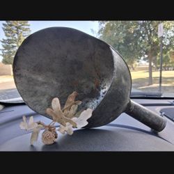 Vintage Large Grain Scoop Kitchen Decor Ice Grain Nuts.....Asking $30.00