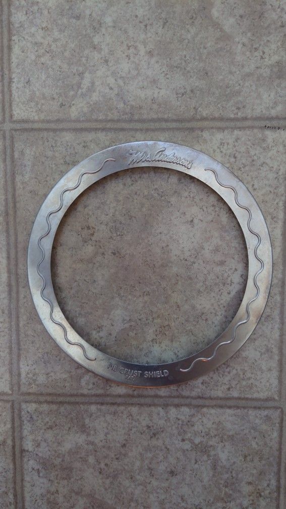 Vintage Mrs. Anderson's 10.5" Pie Crust Shield cover Aluminum