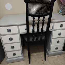 Vanity Desk With Chair 