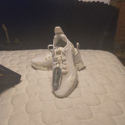 Women Zig Dynamic Chalk White Size 9