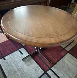 Solid Wood 36 inch diameter round table!
