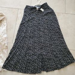 New Womens Size 6 Skirts $5 Each Please Click On My Face To See My Other Offers