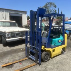 Komatsu Forklift 3000lb NEED TO SELL ASAP