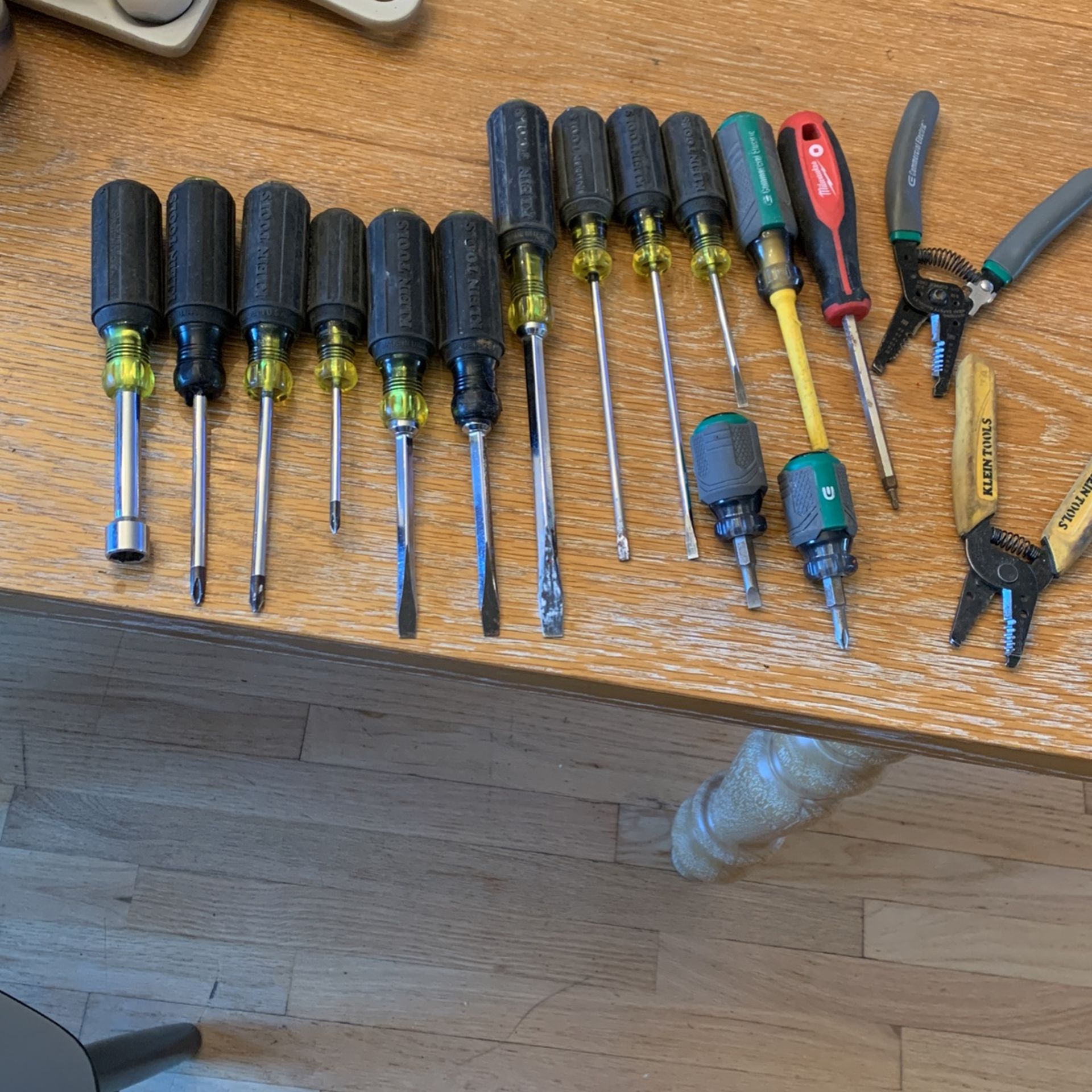 Lot Screwdrivers Klein Tools Commercial Electric Milwaukee