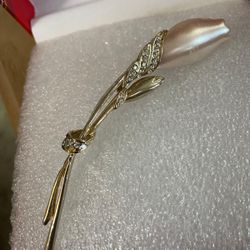 Broche Laminado Gold Filled Flor Perla Rosa