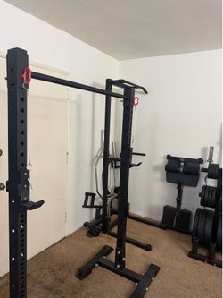 T-3 Series Independent Squat Stand Titan Fitness Include Pull-Up Bar
