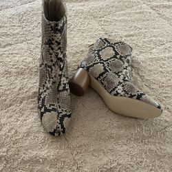 Snakeskin Boots Size 7-brand new