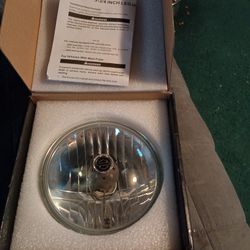 NEW GENUINE HARLEY-DAVIDSON HEADLIGHT CENTER HD EMBLEM 