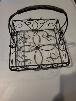 🧺 Decorative Metal Wire Basket w/ Handle – Floral Scroll Design – Rustic Farmhouse