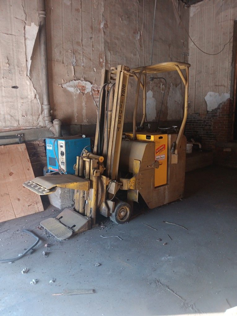 Yale Lift