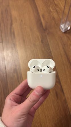 Apple AirPods (Latest Model) - Brand New - Fully Functional