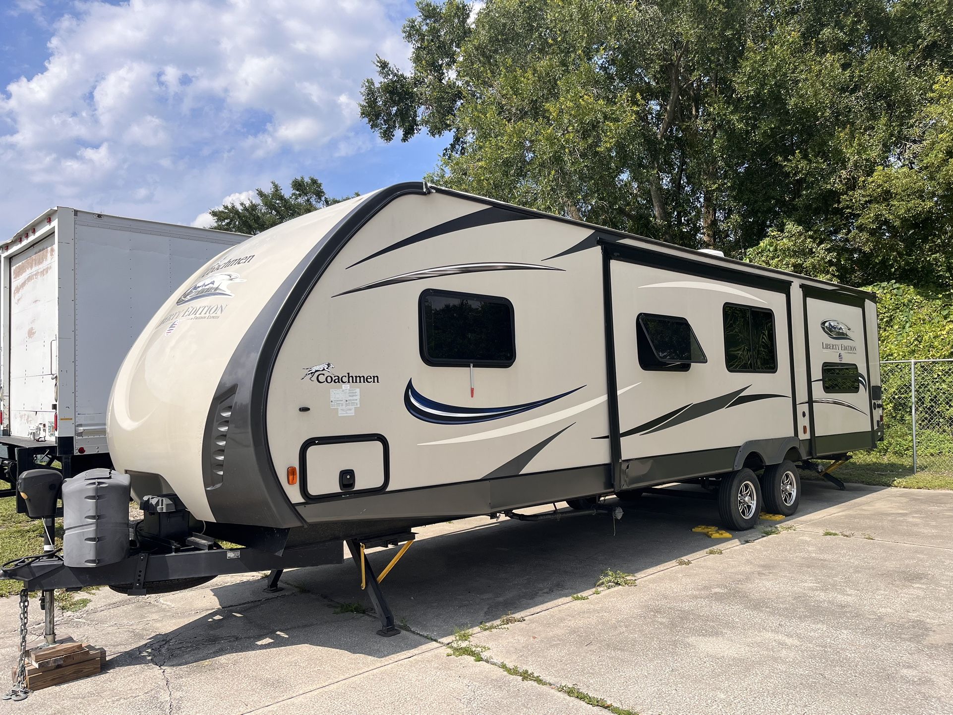 2016 Coachman FET320BHDSLE