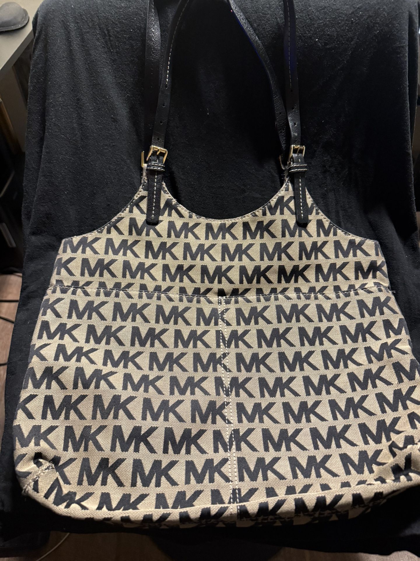Michael Kors Signature Canvas Shoulder Tote